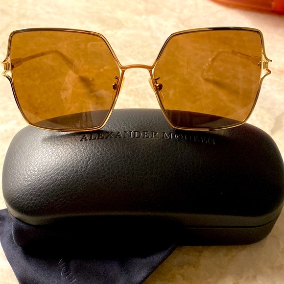 ALEXANDER MCQUEEN WOMENS SUNGLASSES GOLD AND BROWN! Worn once, made in Italy! - Picture 3 of 14